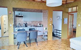 Casa Jenini - Wohnung im Patrizierhaus neben Schloss Leuk